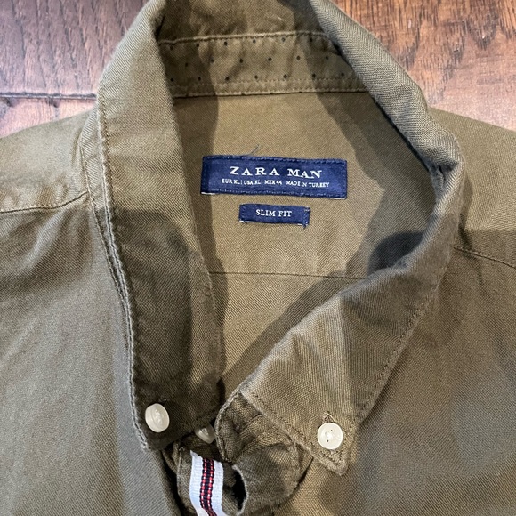 Zara Short Sleeve Green Button Up - Picture 4 of 5